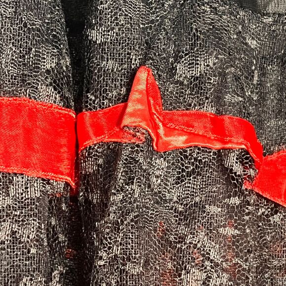 Vintage 50s Size Small Black Lace Can Can Crinoline Half Slip Womens Red Ribbon - Picture 6 of 8
